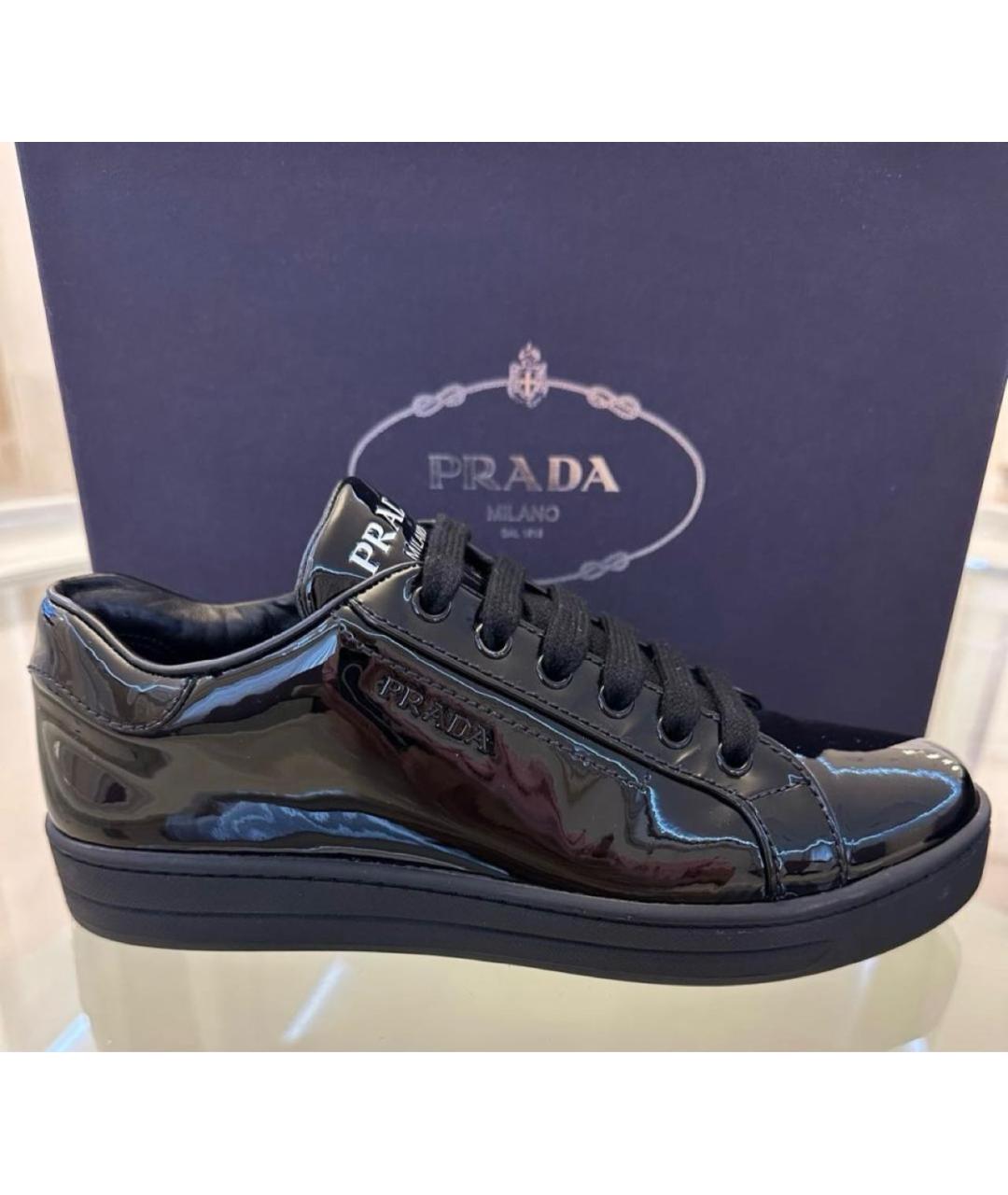 PRADA Черные кеды из лакированной кожи, фото 5