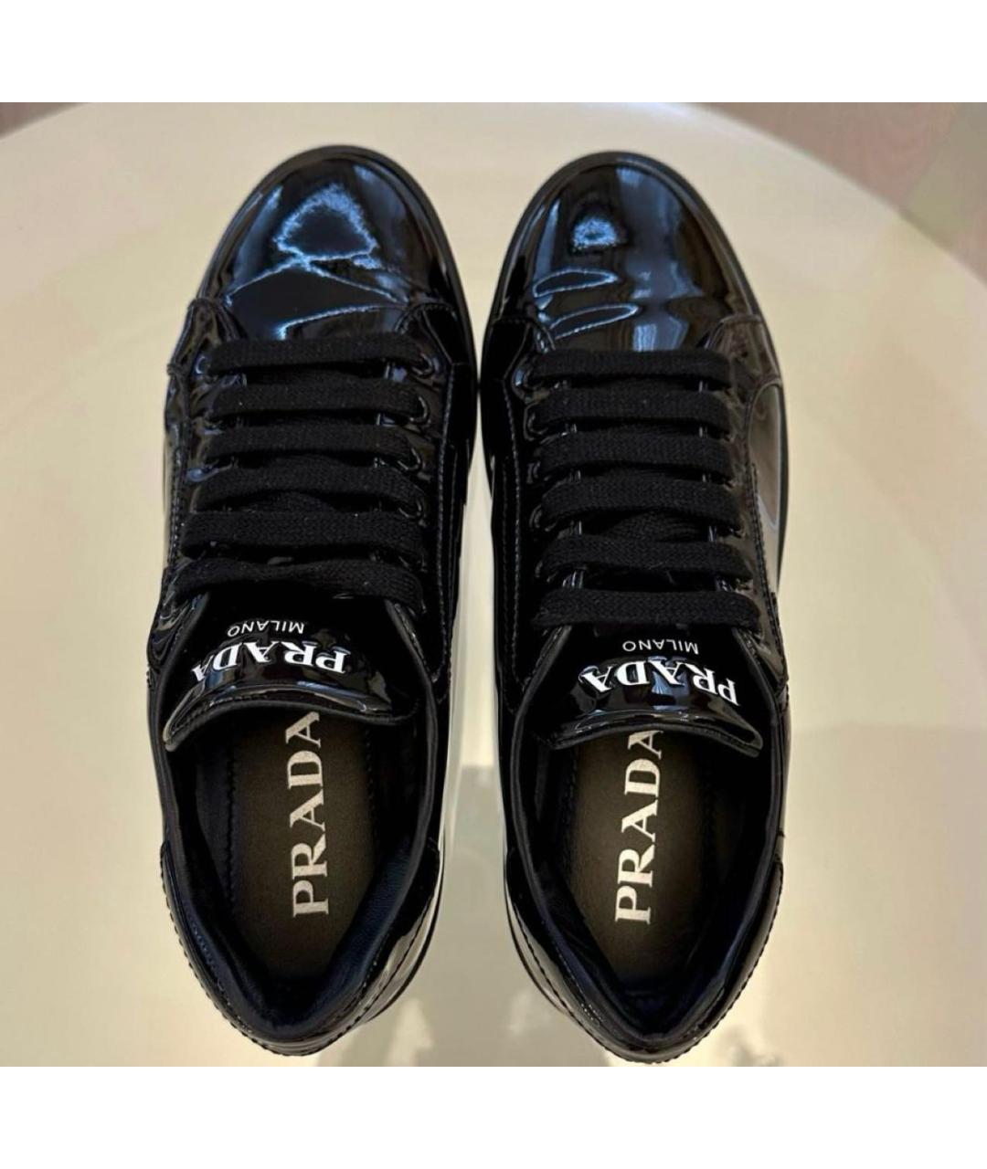 PRADA Черные кеды из лакированной кожи, фото 3