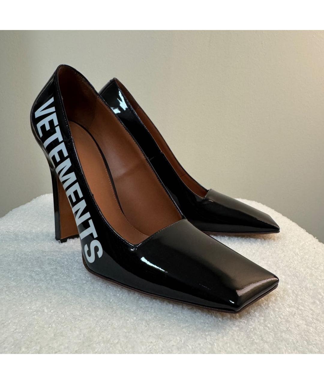 VETEMENTS Черные туфли из лакированной кожи, фото 2