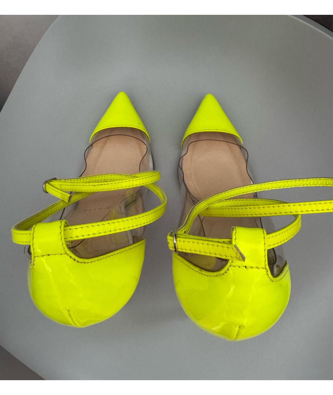 CHRISTIAN LOUBOUTIN Желтые туфли из лакированной кожи, фото 3