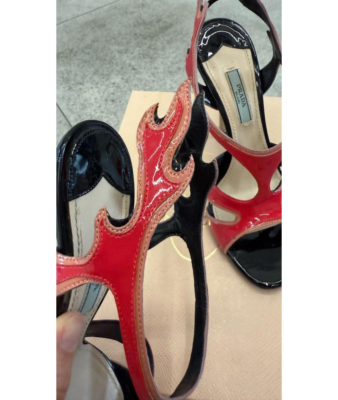 PRADA Красные босоножки из лакированной кожи, фото 6