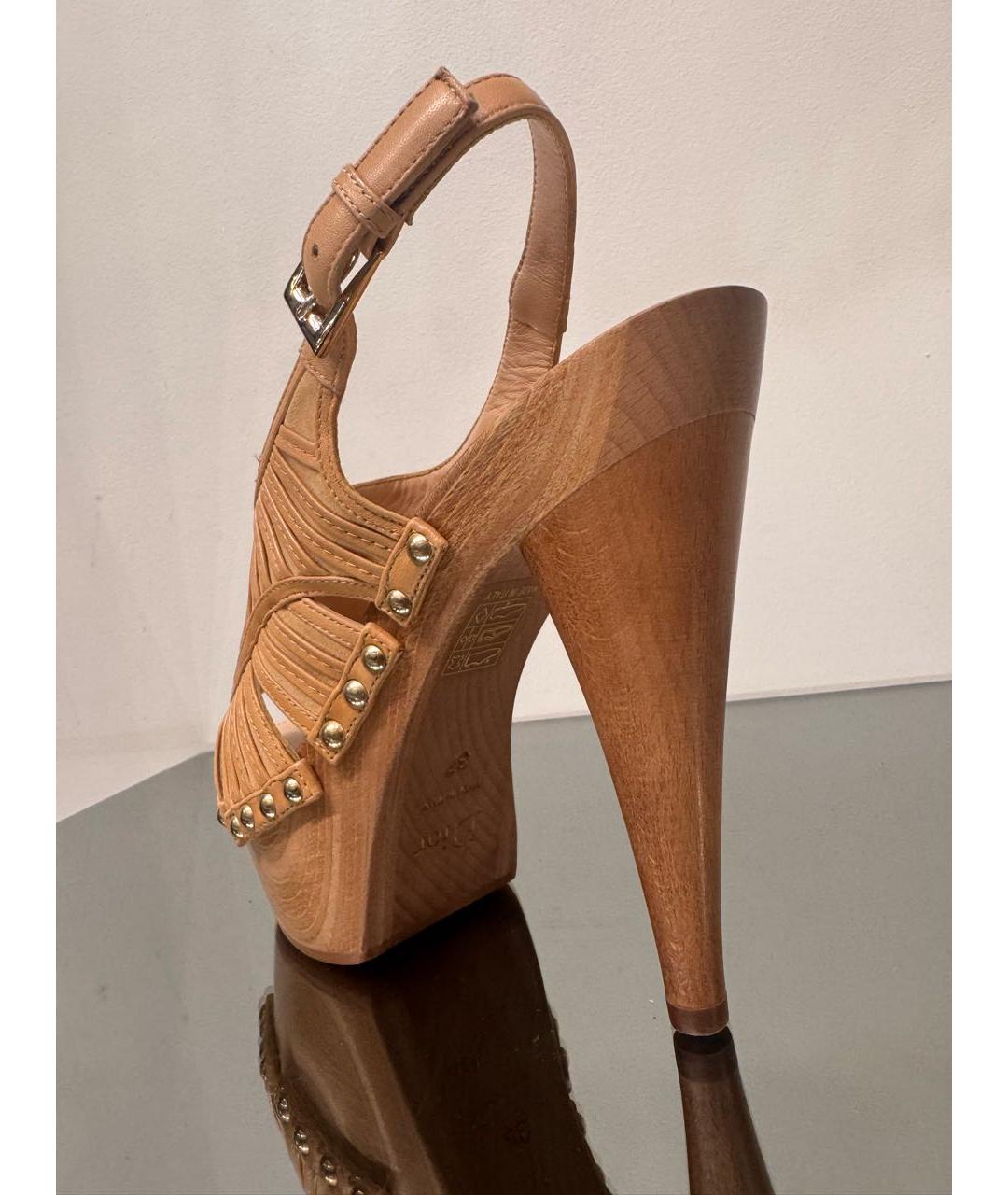 CHRISTIAN DIOR Бежевые кожаные босоножки, фото 4