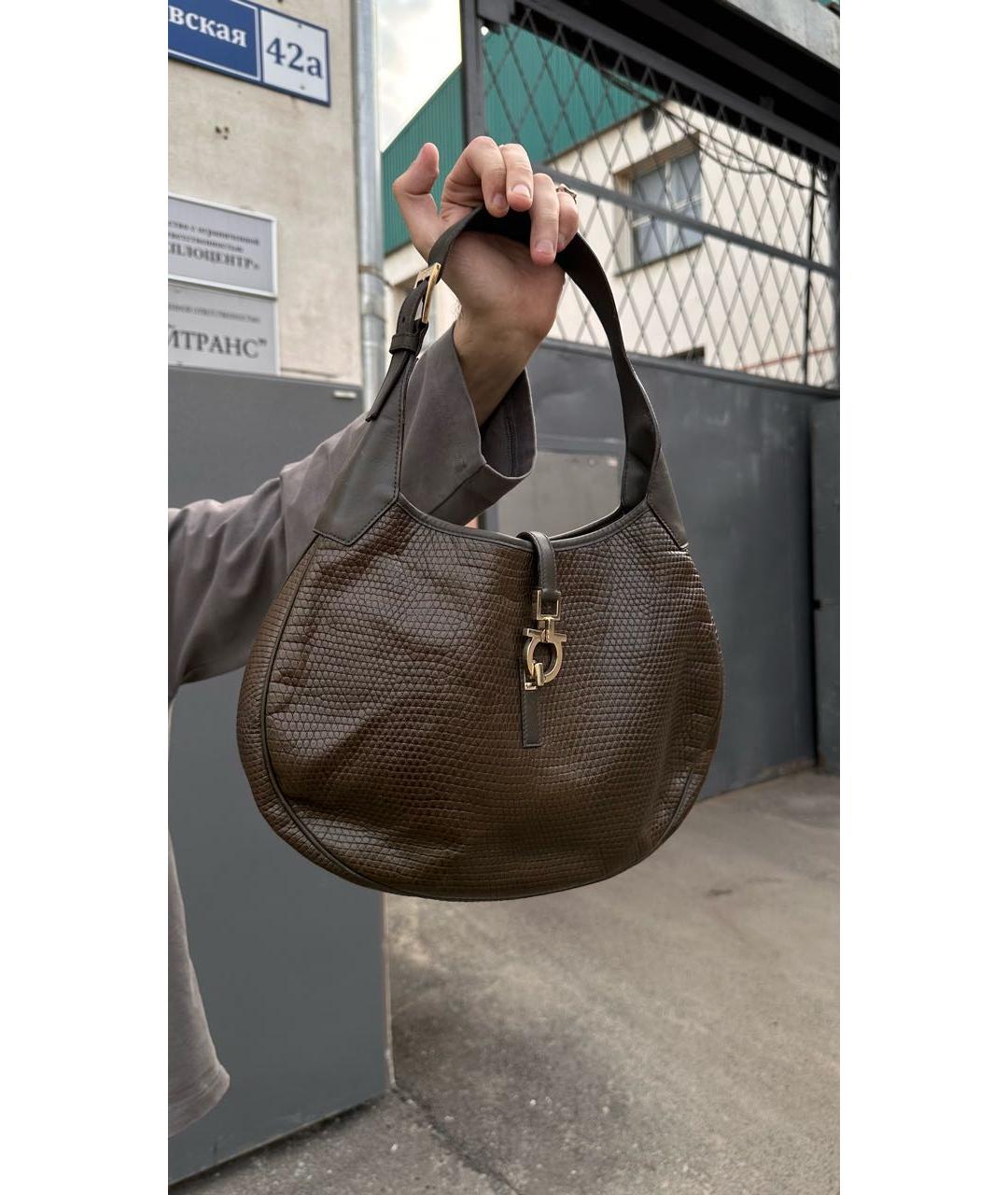 FERRAGAMO Коричневая кожаная сумка с короткими ручками, фото 2
