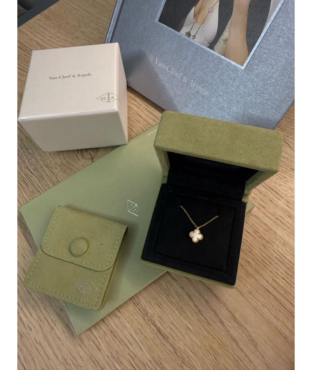VAN CLEEF & ARPELS Белая подвеска из желтого золота, фото 4