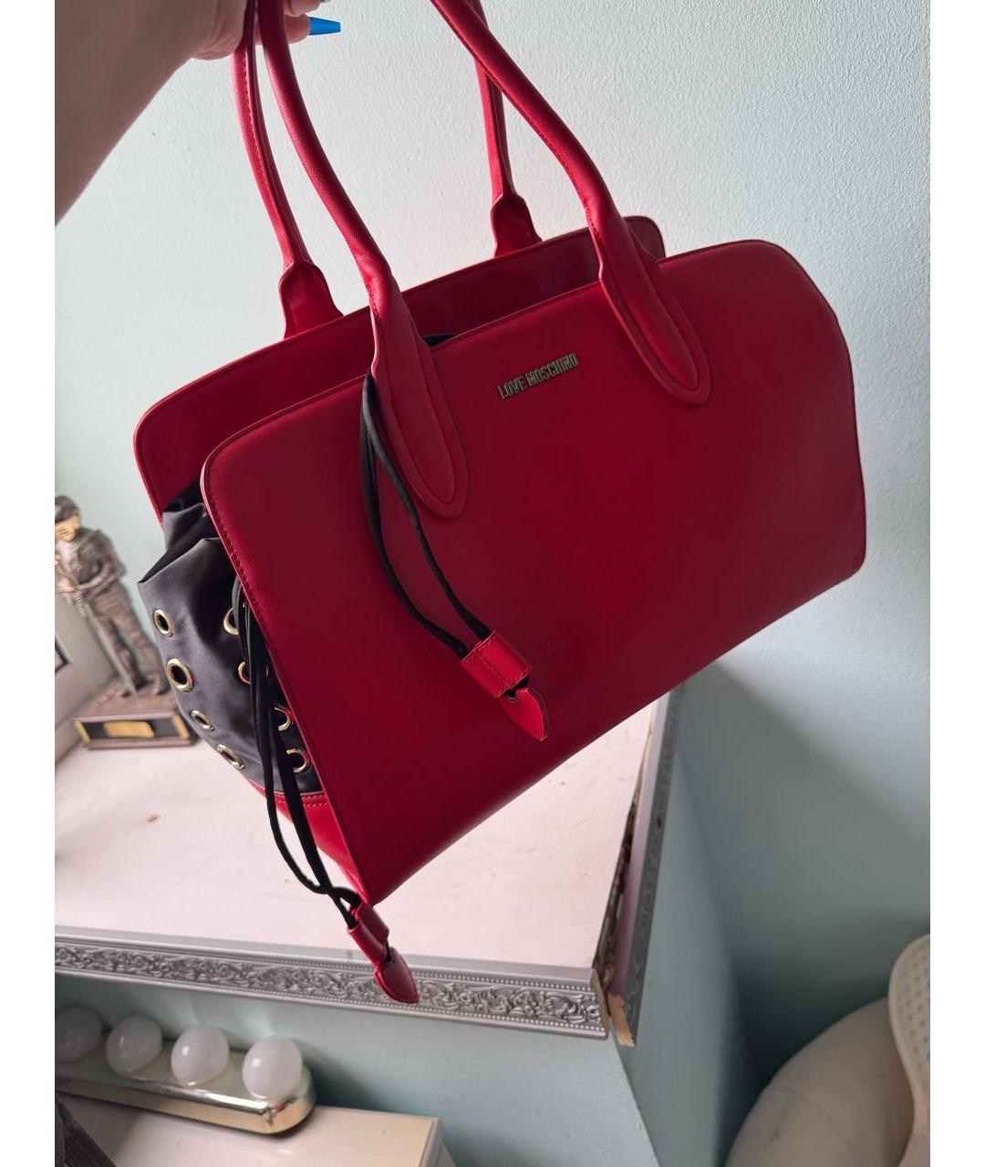 LOVE MOSCHINO Красная сумка с короткими ручками из искусственной кожи, фото 3
