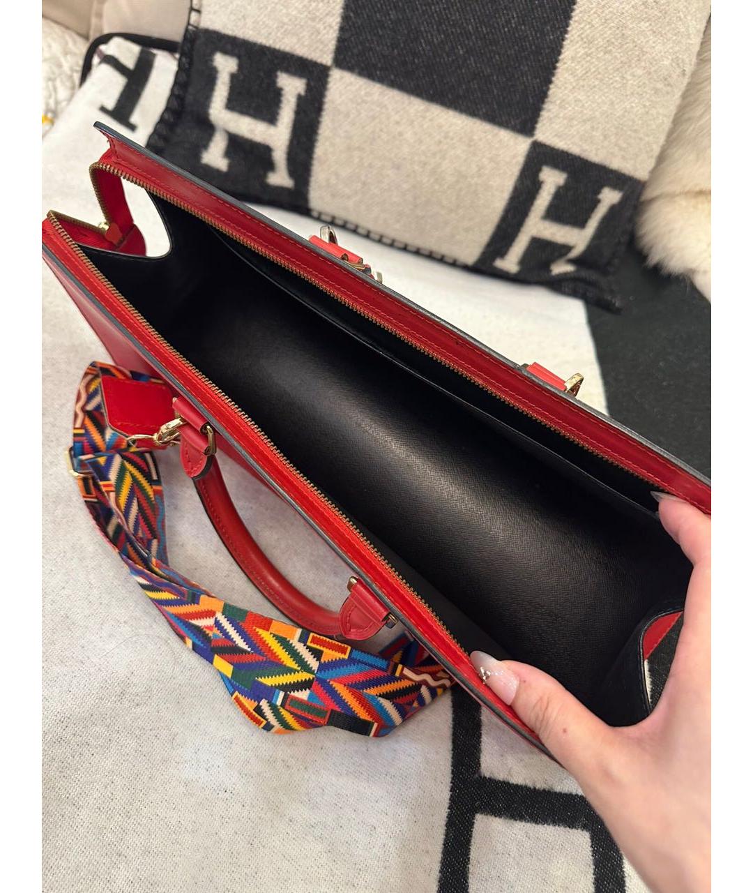 LOUIS VUITTON Красная кожаная сумка с короткими ручками, фото 6