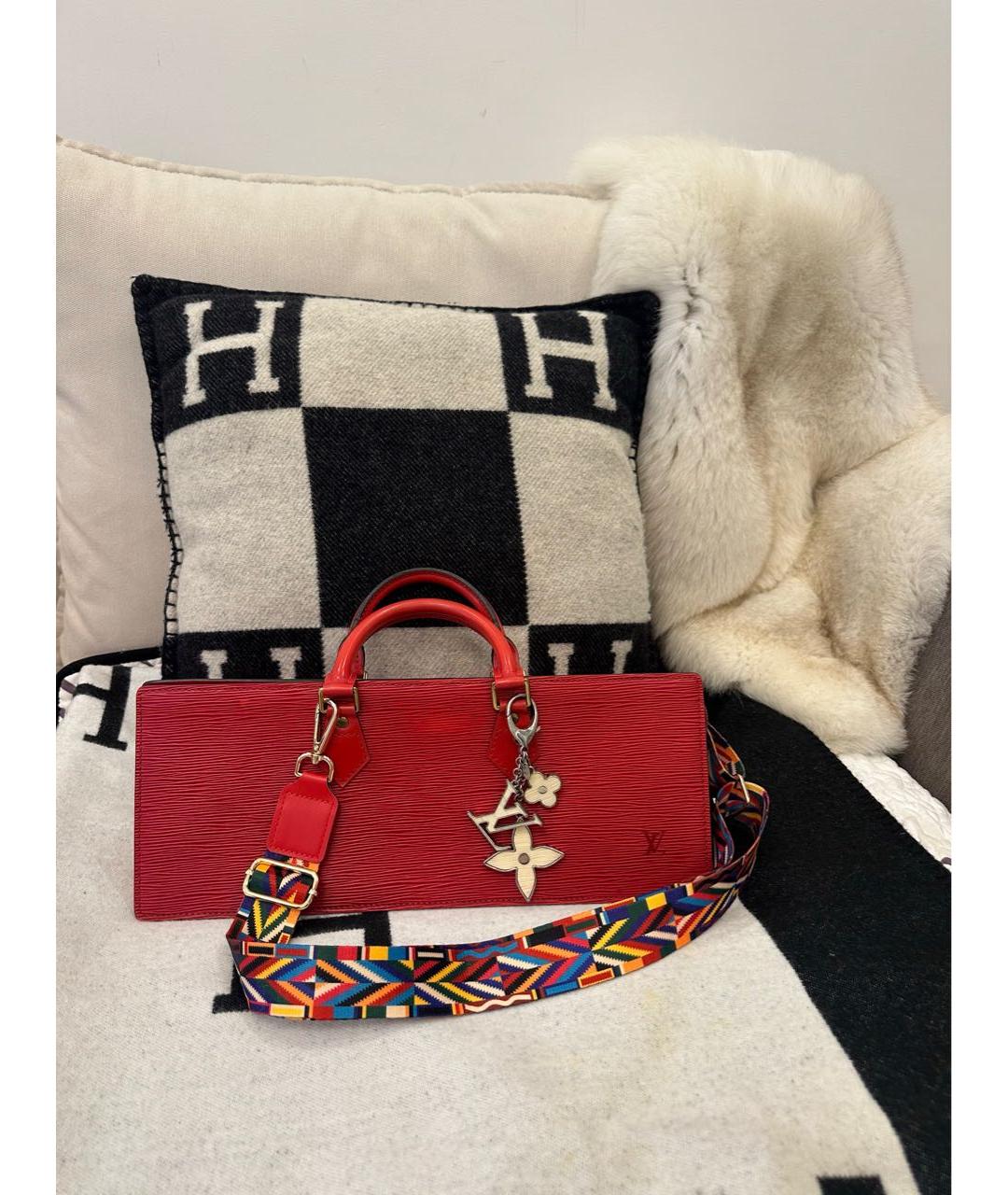 LOUIS VUITTON Красная кожаная сумка с короткими ручками, фото 3