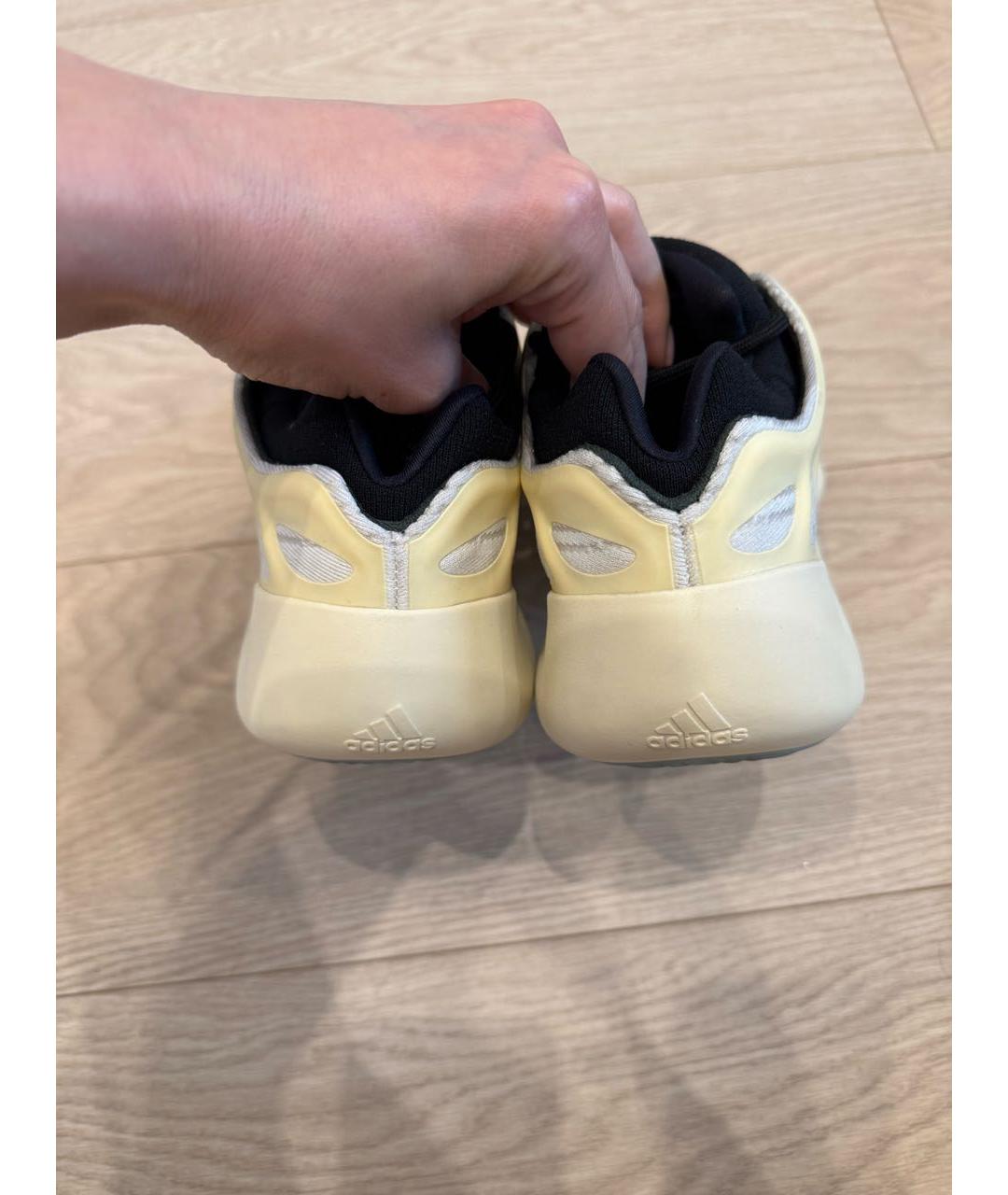 ADIDAS YEEZY Бежевые текстильные кроссовки, фото 4