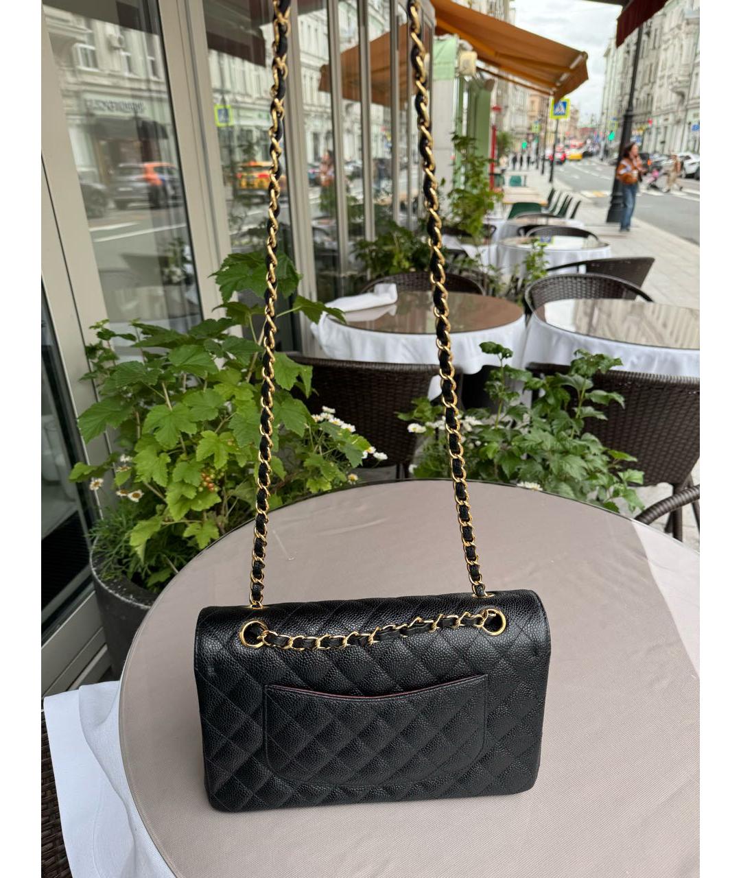 CHANEL Черная кожаная сумка с короткими ручками, фото 3