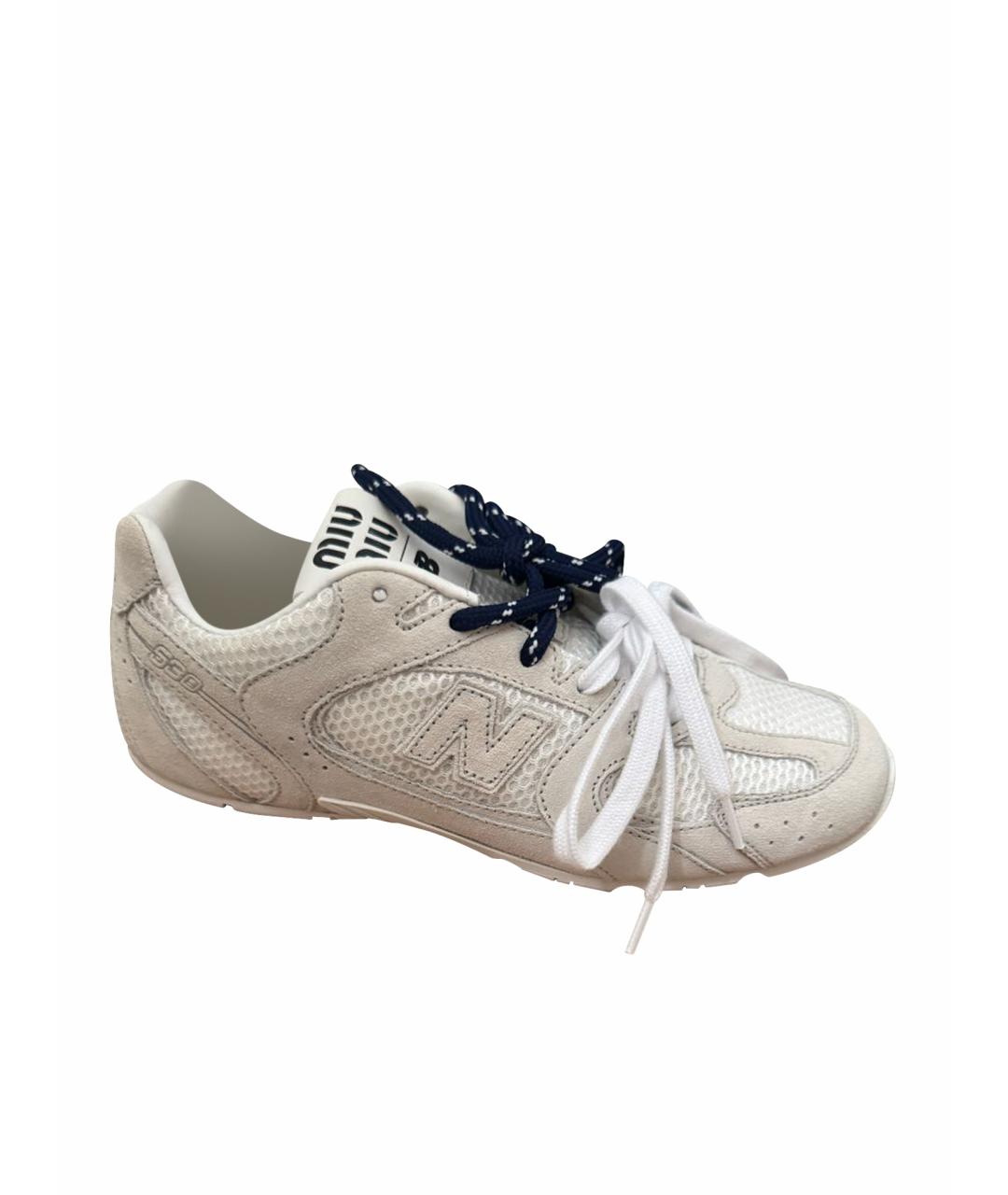 MIU MIU Белые замшевые кроссовки, фото 1