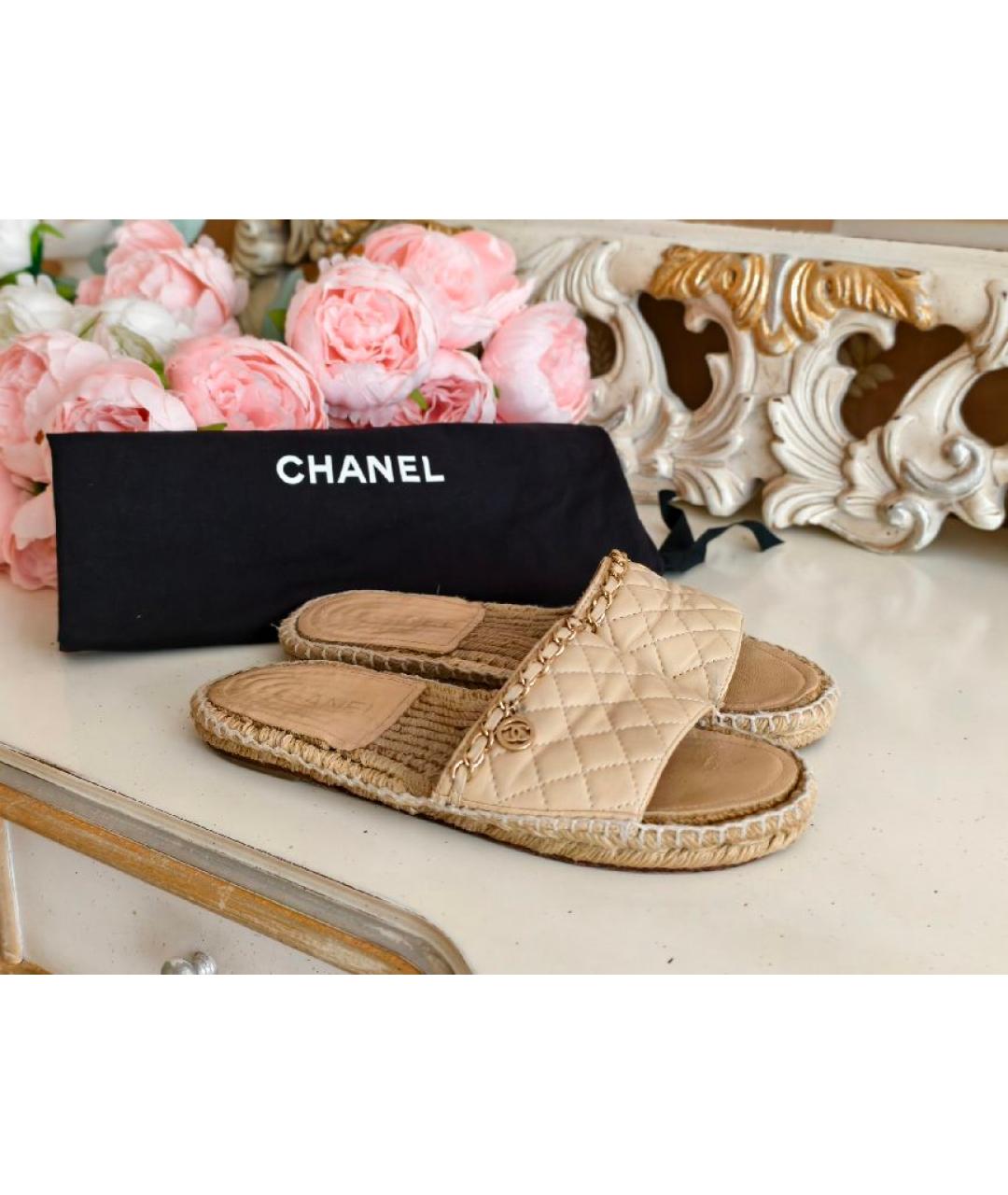 CHANEL Бежевые кожаные шлепанцы, фото 6