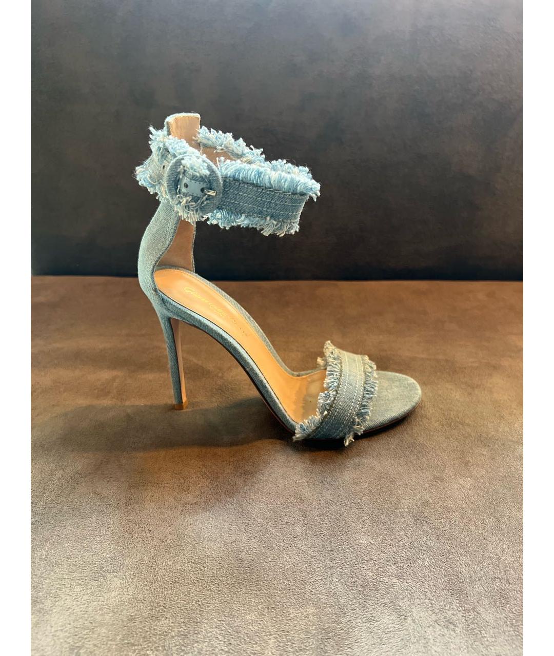 GIANVITO ROSSI Голубые текстильные босоножки, фото 5