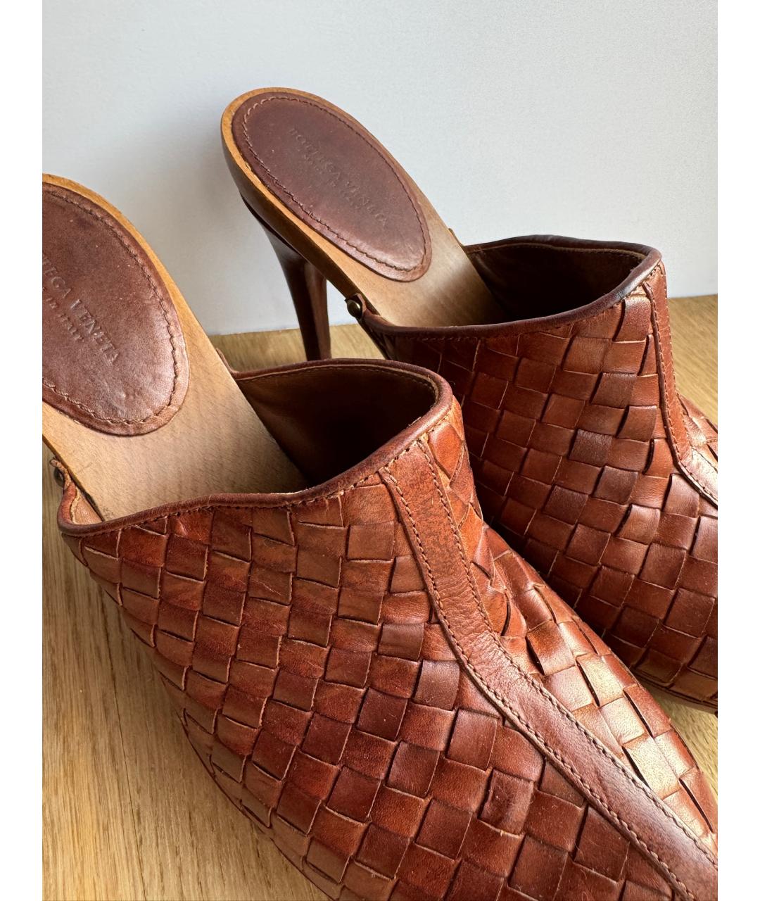 BOTTEGA VENETA Коричневые мюли, фото 7
