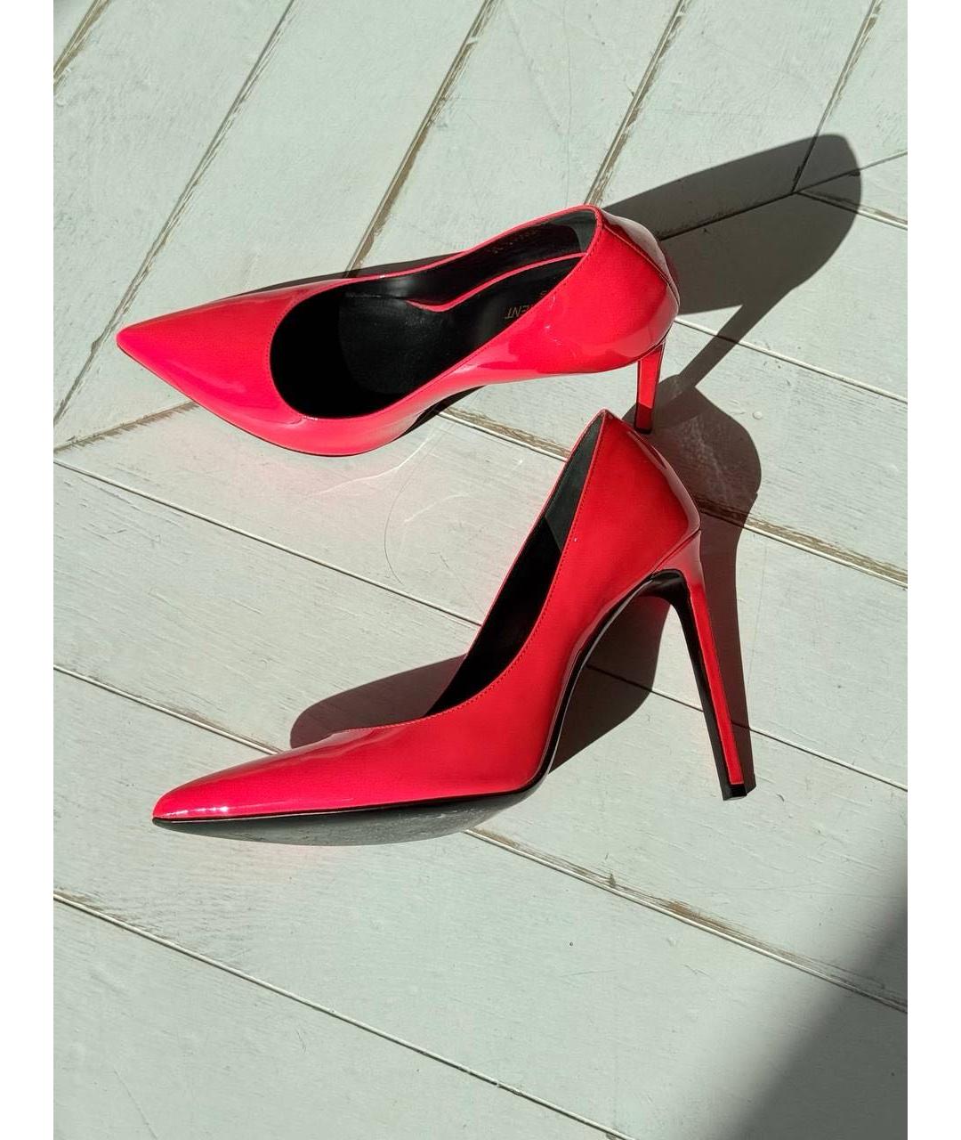 SAINT LAURENT Коралловые туфли из лакированной кожи, фото 5