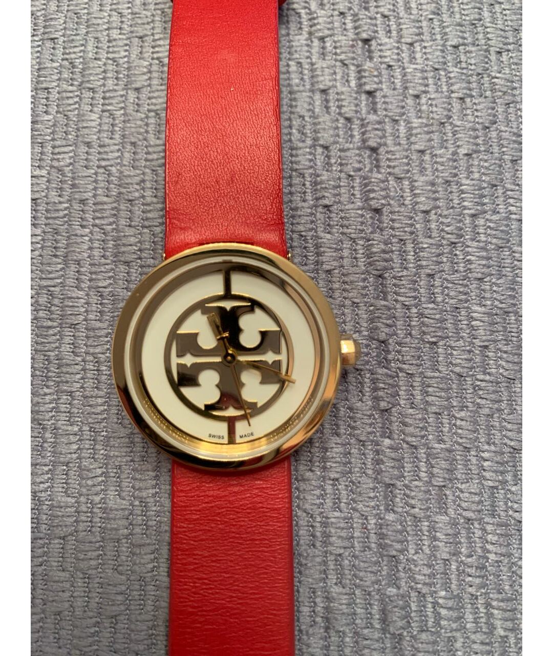 TORY BURCH Красные позолоченные часы, фото 3