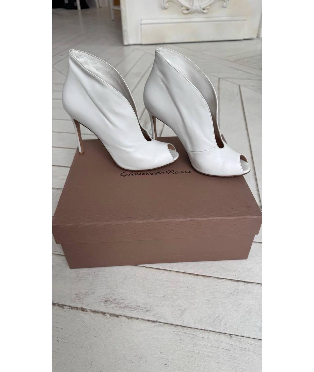GIANVITO ROSSI Белые кожаные ботильоны, фото 2