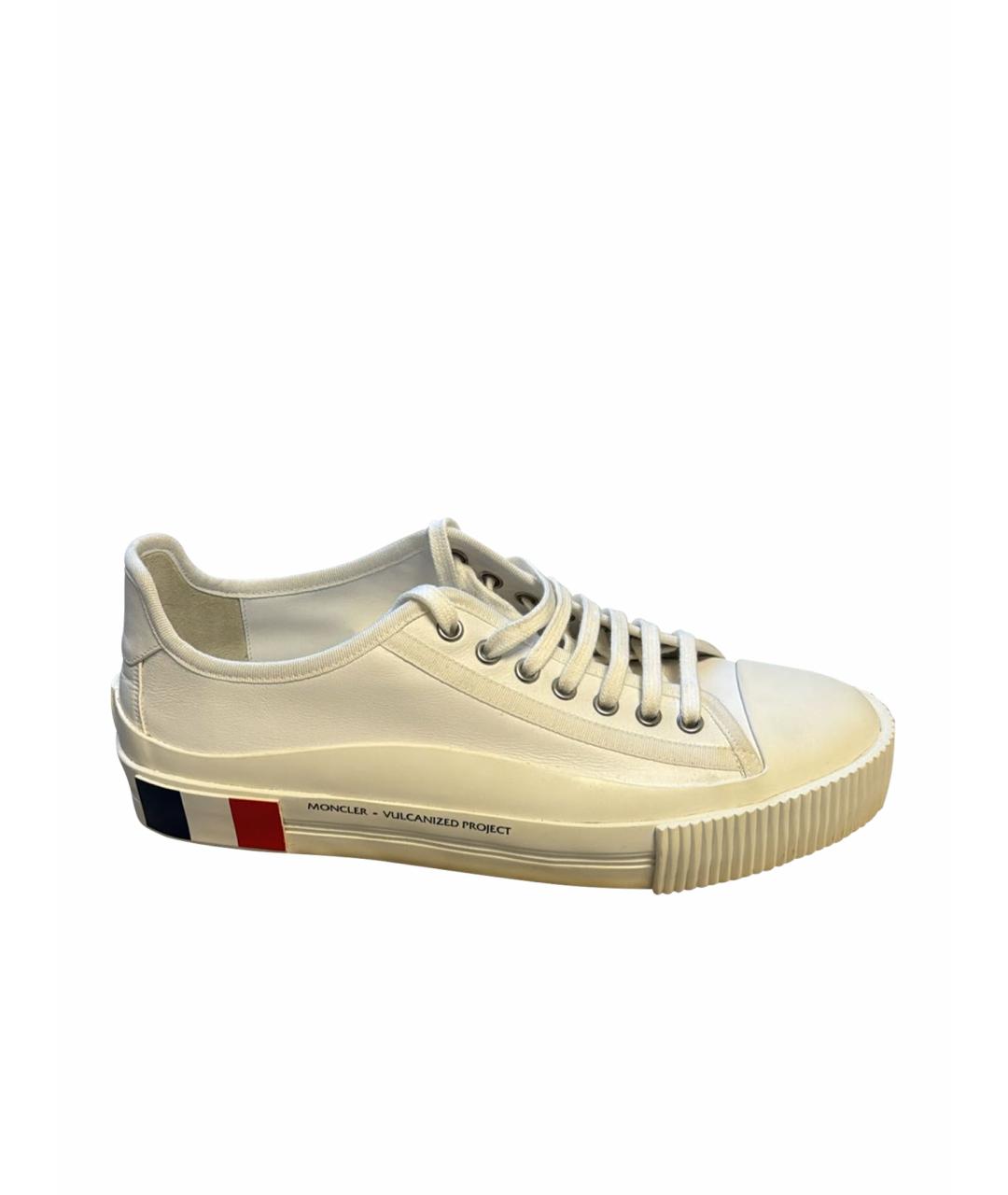 MONCLER Белые кожаные низкие кроссовки / кеды, фото 1