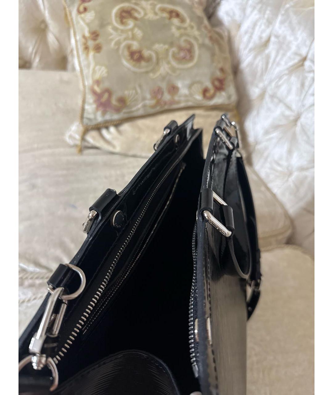 LOUIS VUITTON Черная сумка с короткими ручками из лакированной кожи, фото 4