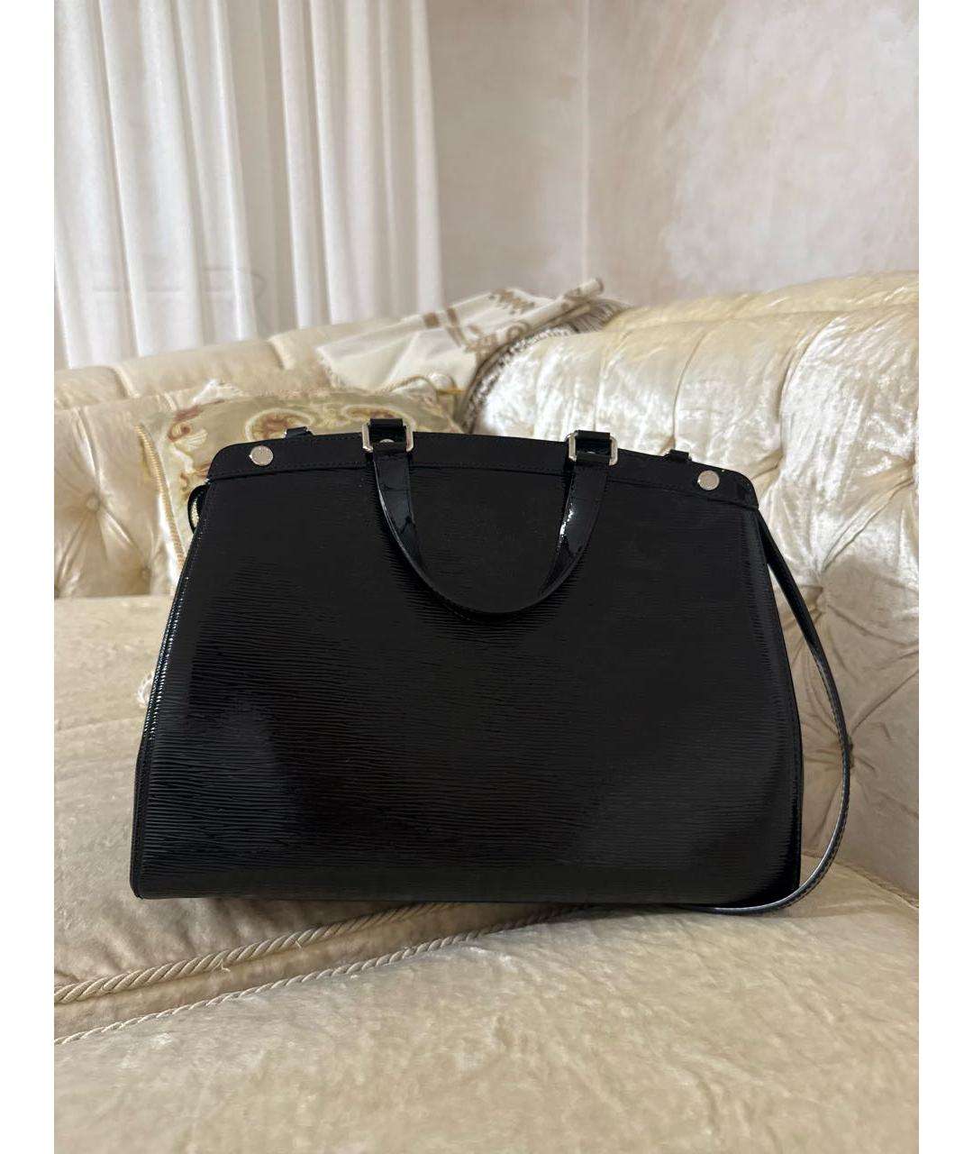 LOUIS VUITTON Черная сумка с короткими ручками из лакированной кожи, фото 5