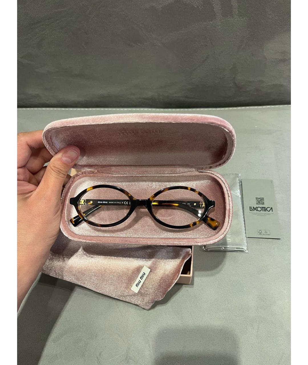 MIU MIU Коричневые пластиковые солнцезащитные очки, фото 4
