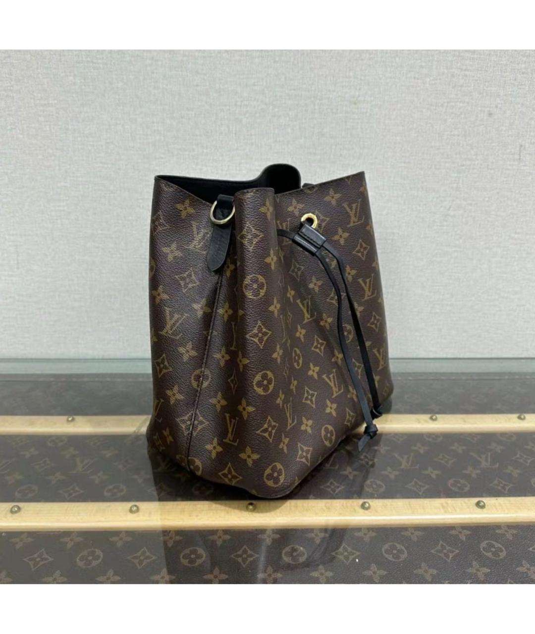 LOUIS VUITTON Черная кожаная сумка тоут, фото 2