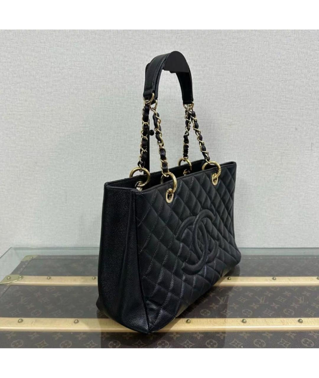 CHANEL Черная кожаная сумка тоут, фото 2