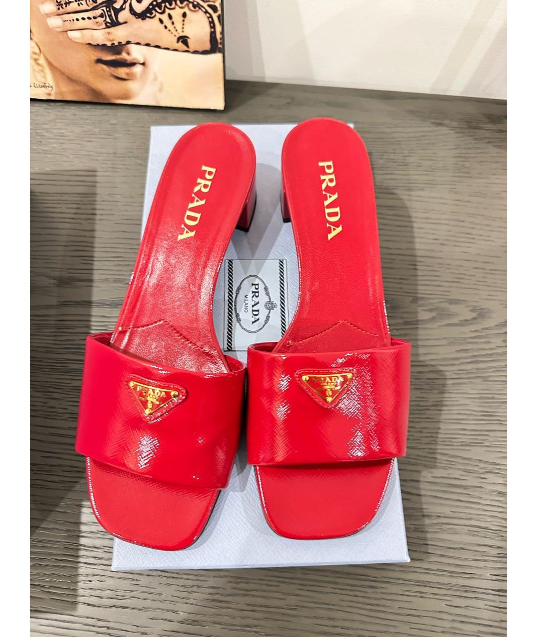 PRADA Красные босоножки из лакированной кожи, фото 2