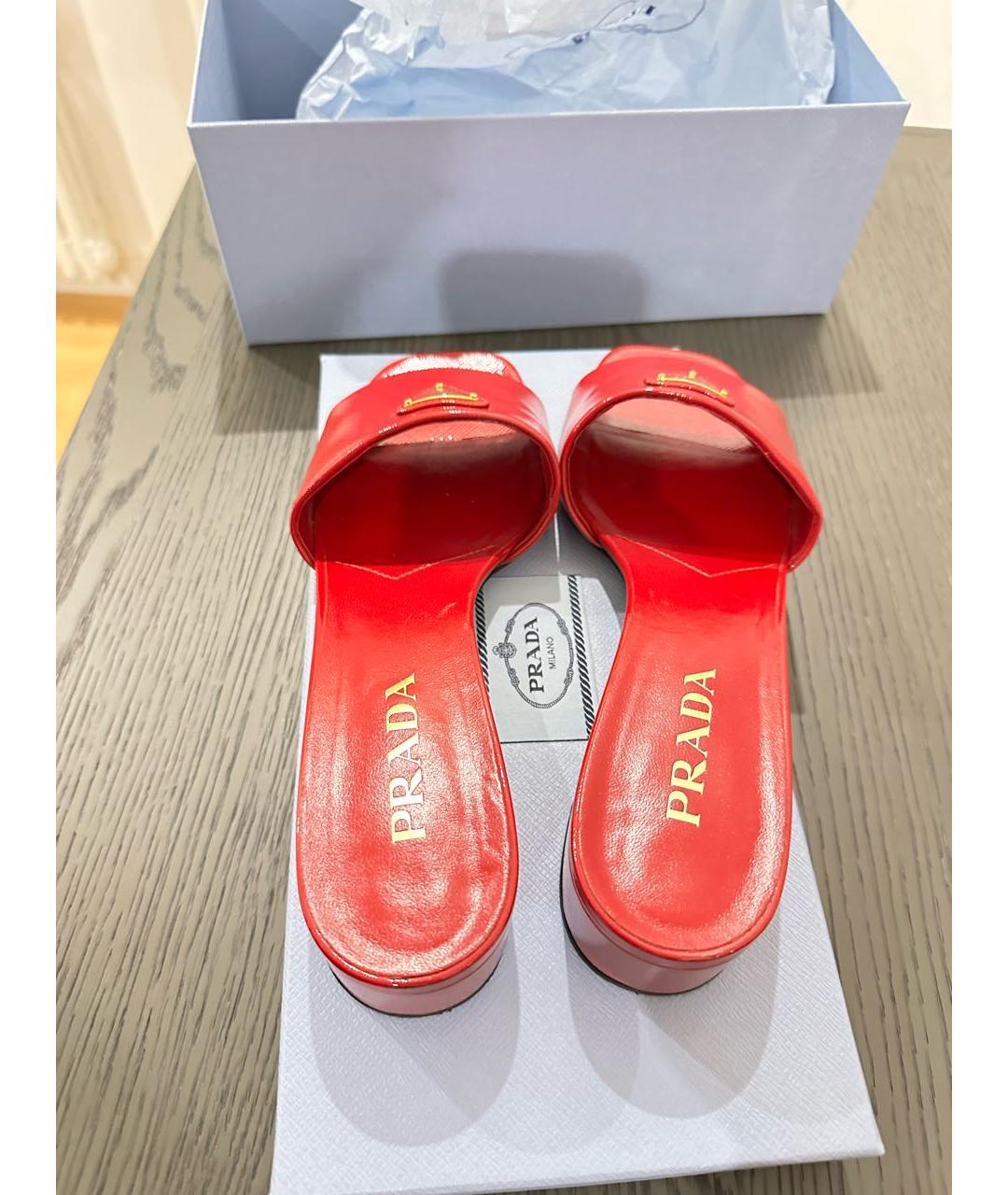 PRADA Красные босоножки из лакированной кожи, фото 3