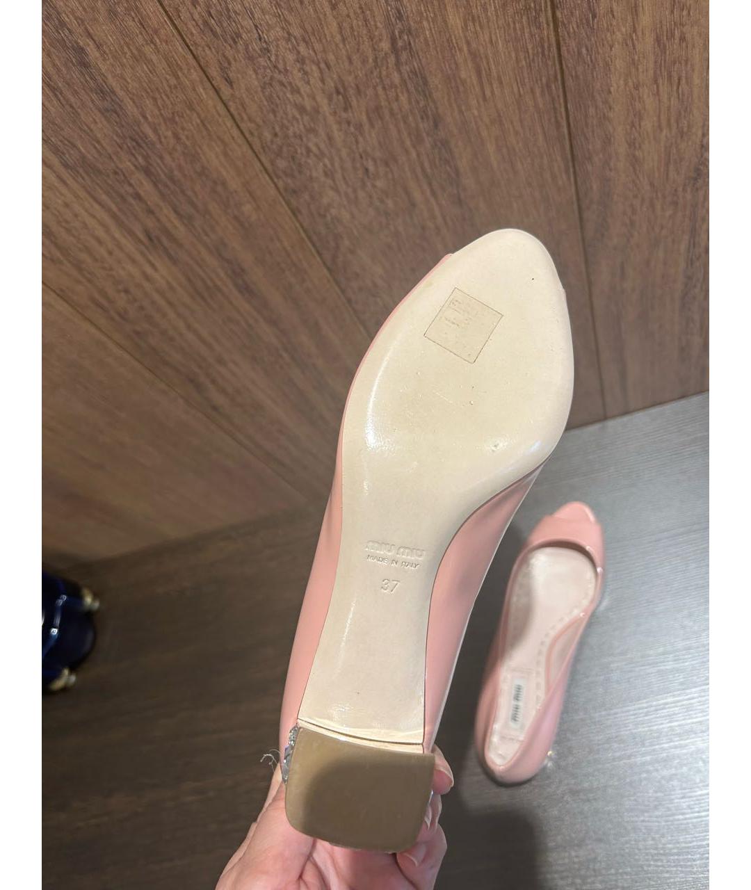 MIU MIU Бежевые босоножки из лакированной кожи, фото 8