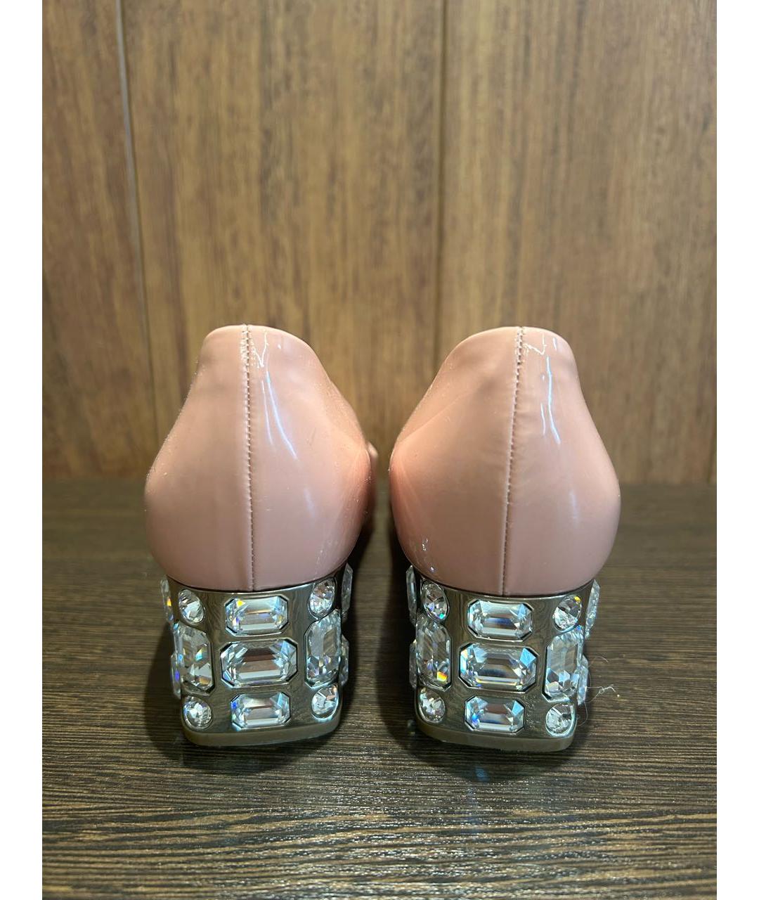 MIU MIU Бежевые босоножки из лакированной кожи, фото 4