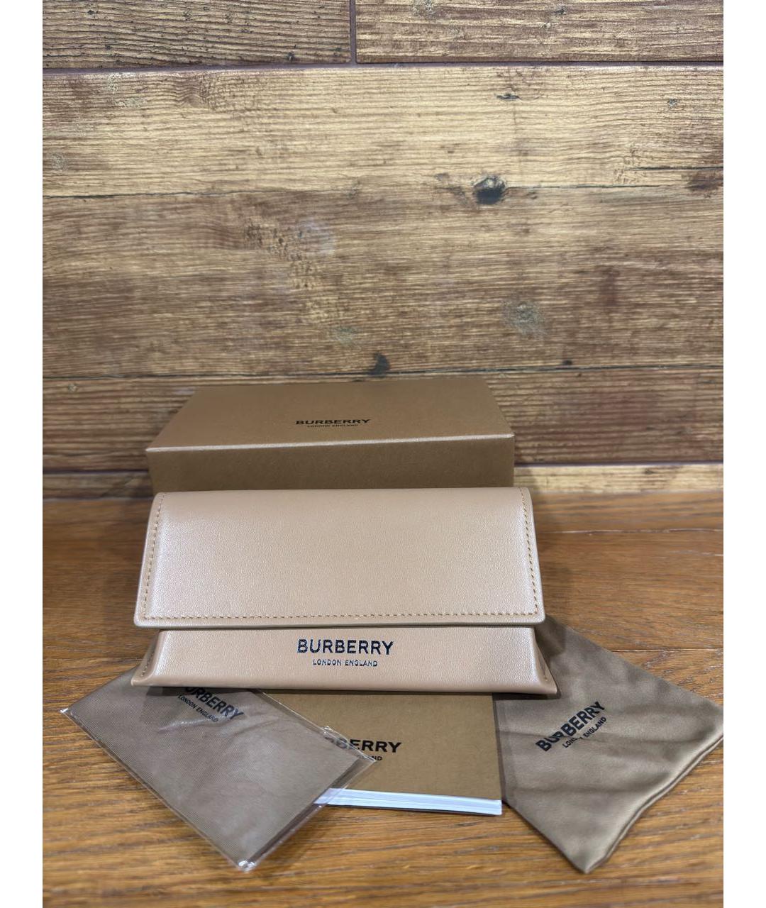 BURBERRY Черные пластиковые солнцезащитные очки, фото 4