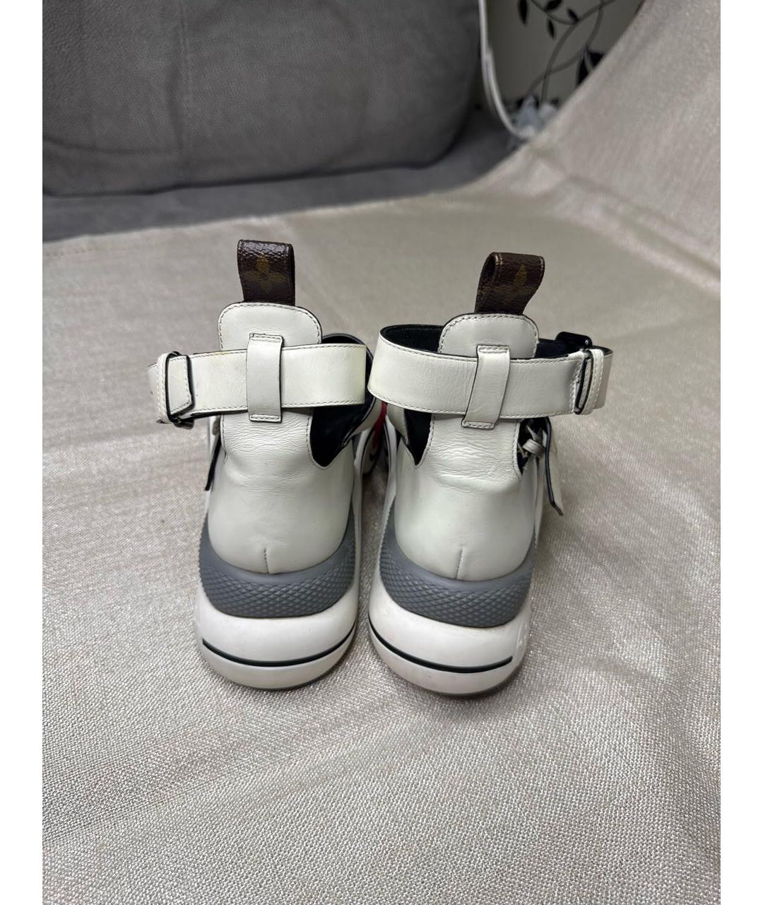 LOUIS VUITTON Белые кожаные сандалии, фото 3