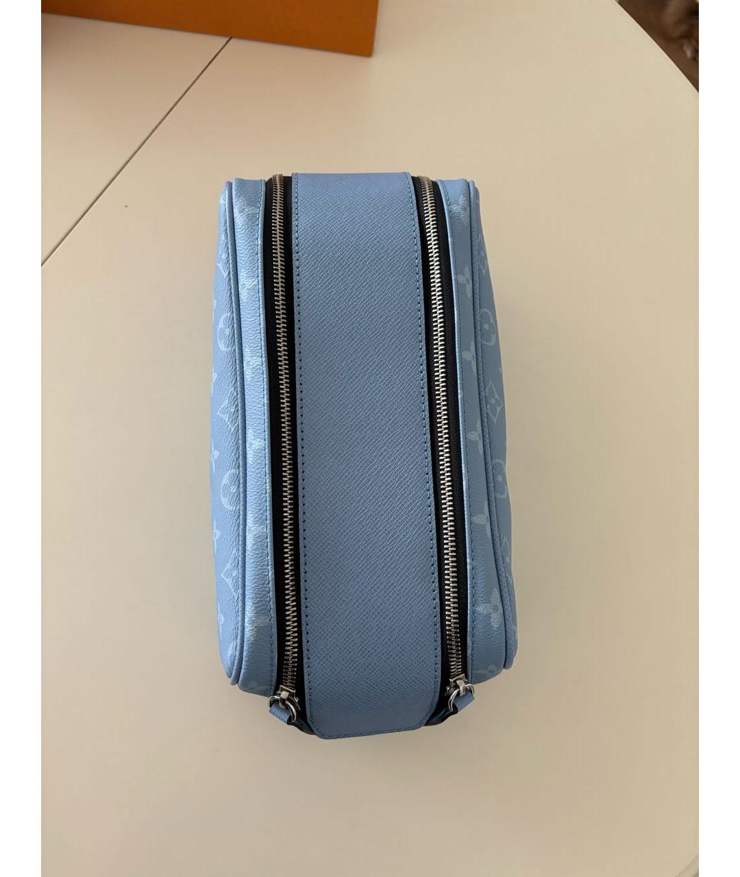 LOUIS VUITTON Голубая косметичка, фото 2