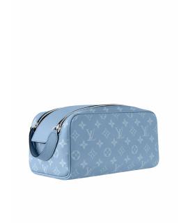 LOUIS VUITTON Косметичка