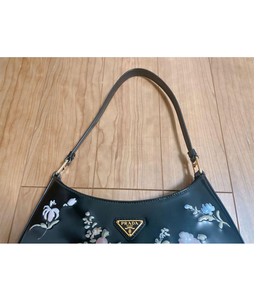 PRADA Черная сумка через плечо из лакированной кожи, фото 4