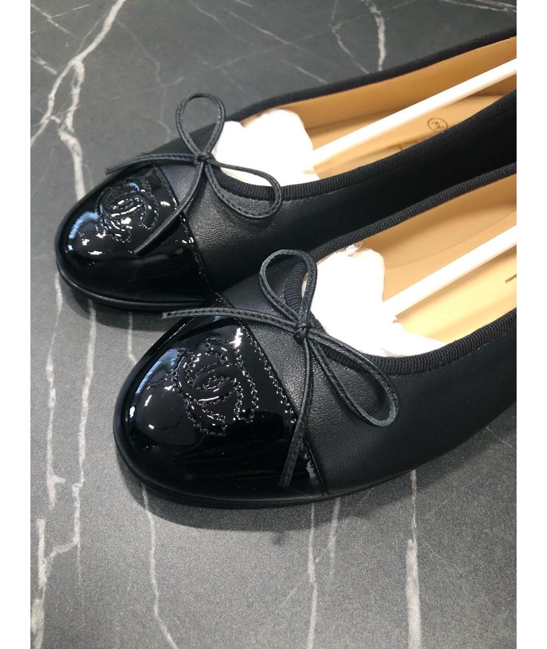 CHANEL Черные кожаные балетки, фото 2