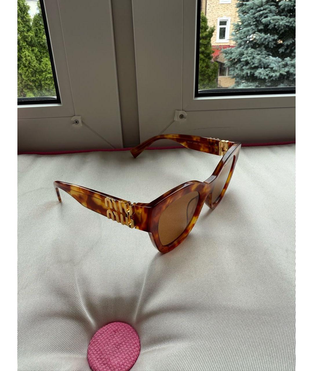 MIU MIU Коричневые пластиковые солнцезащитные очки, фото 2