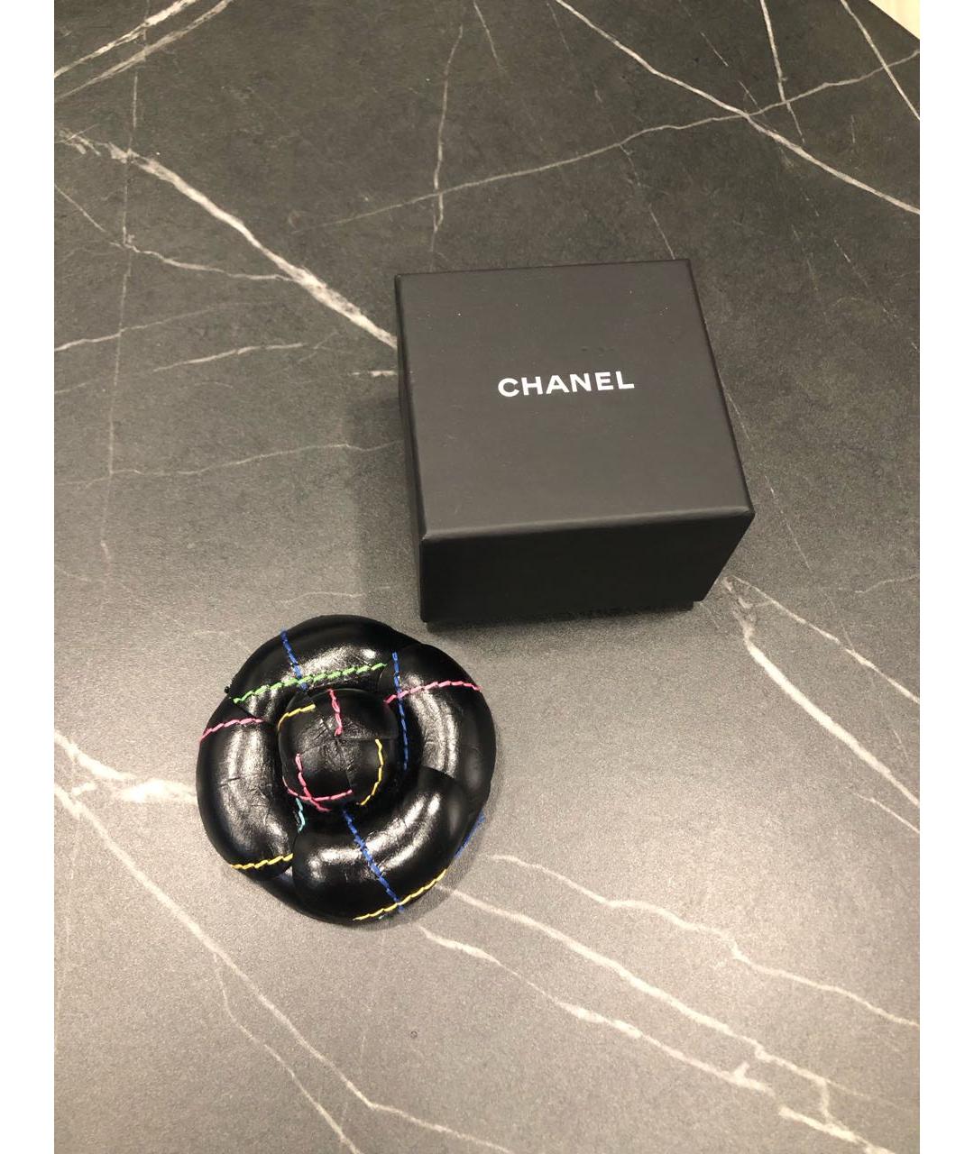 CHANEL Черная кожаная булавка / брошь, фото 2
