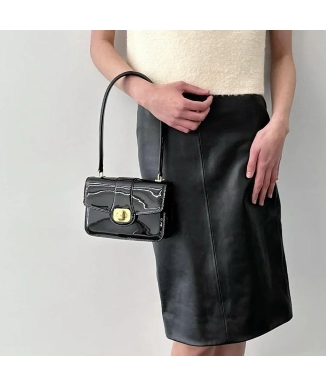 CELINE Черная сумка с короткими ручками из лакированной кожи, фото 5