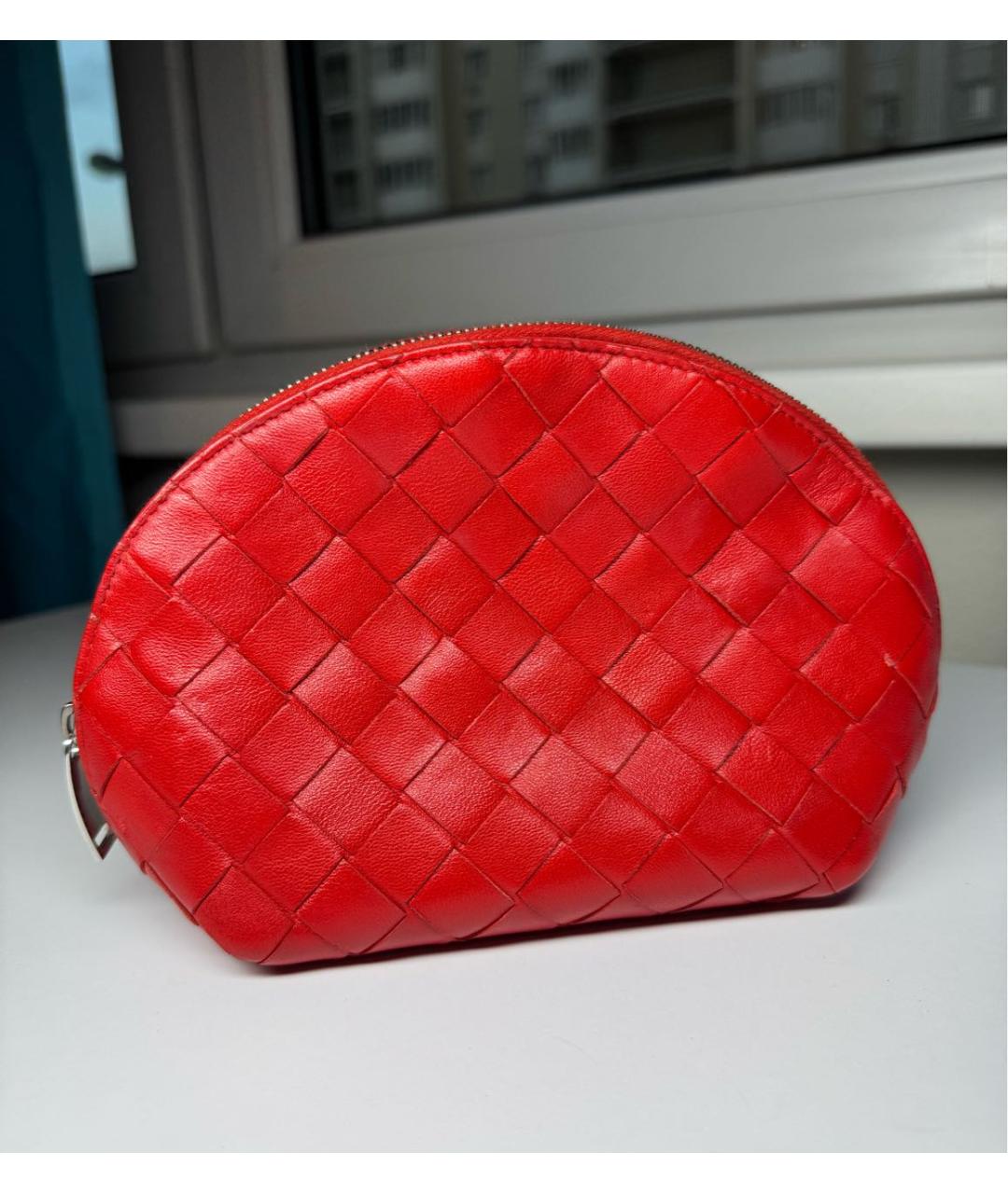BOTTEGA VENETA Красная кожаная косметичка, фото 3