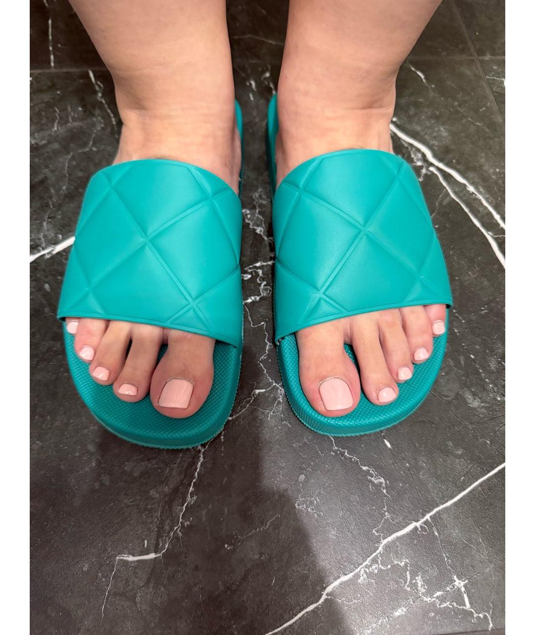 BOTTEGA VENETA Бирюзовые резиновые шлепанцы, фото 5
