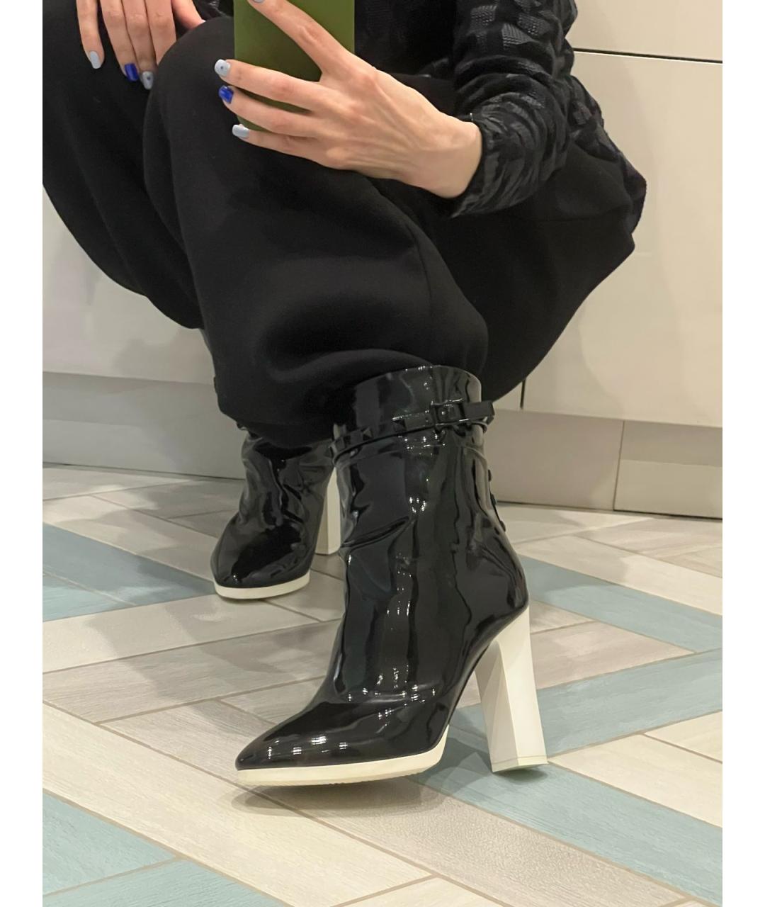 VALENTINO Черные ботильоны из лакированной кожи, фото 7