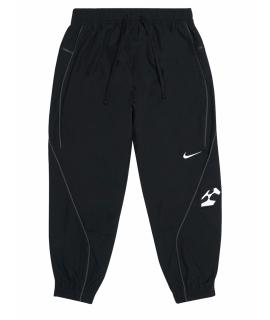 NIKE Повседневные брюки