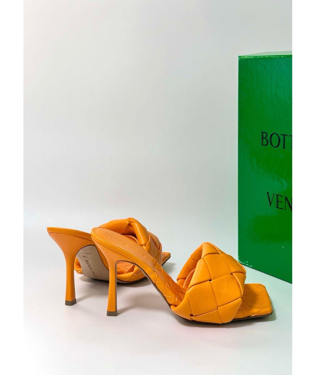 BOTTEGA VENETA Оранжевое кожаные босоножки, фото 4