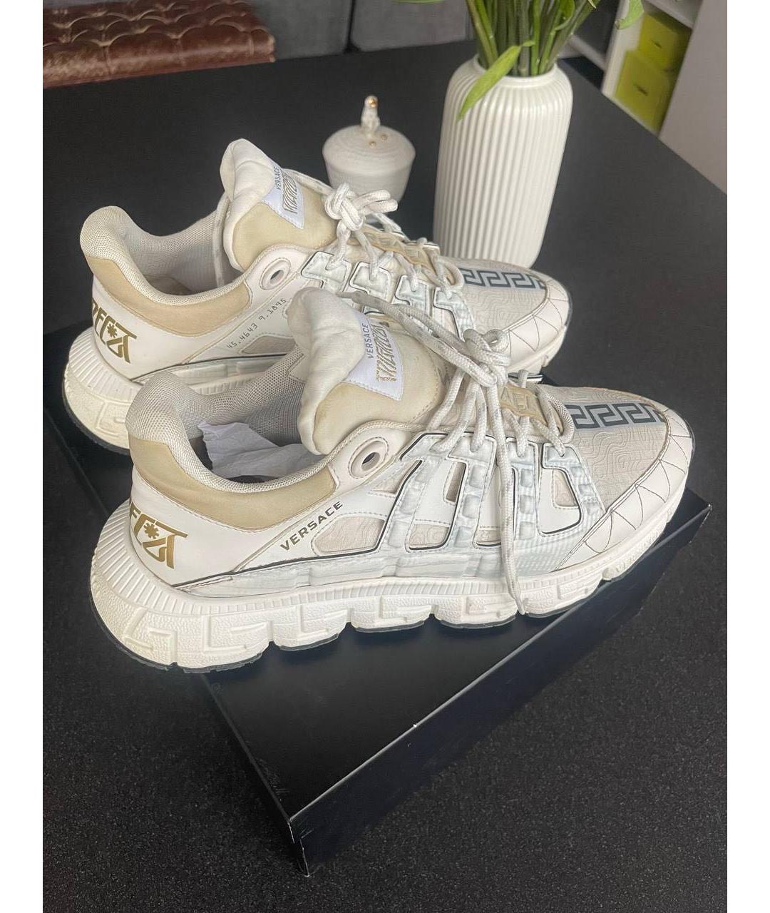 VERSACE Белые кожаные низкие кроссовки / кеды, фото 3