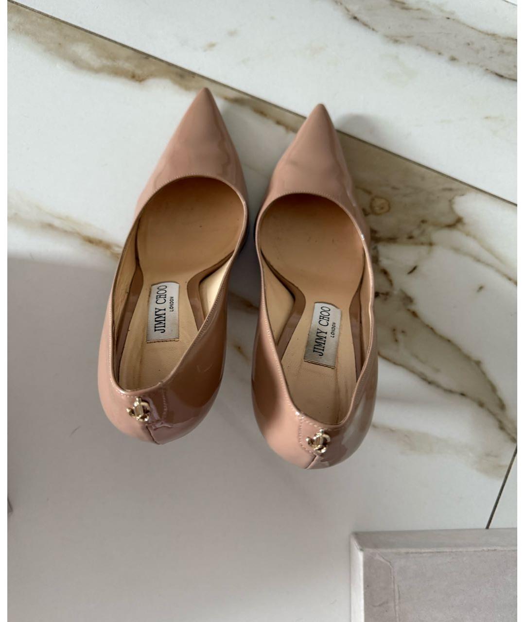 JIMMY CHOO Бежевые туфли из лакированной кожи, фото 3