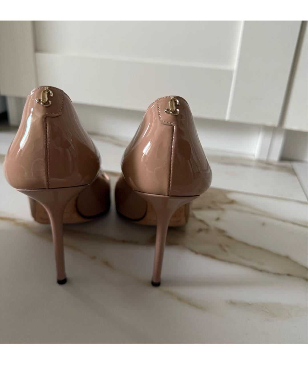 JIMMY CHOO Бежевые туфли из лакированной кожи, фото 4