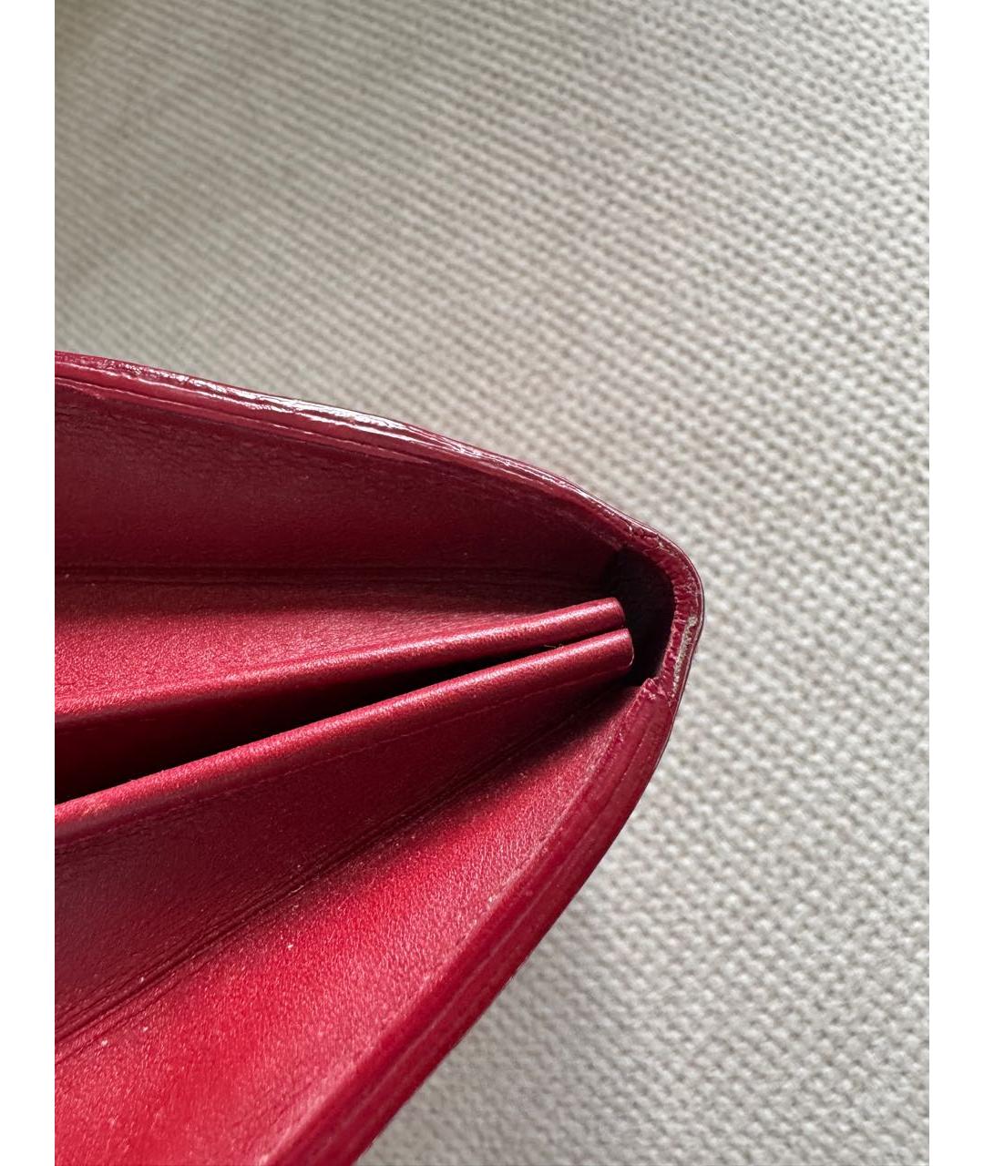 LOUIS VUITTON Красный кошелек из лакированной кожи, фото 5