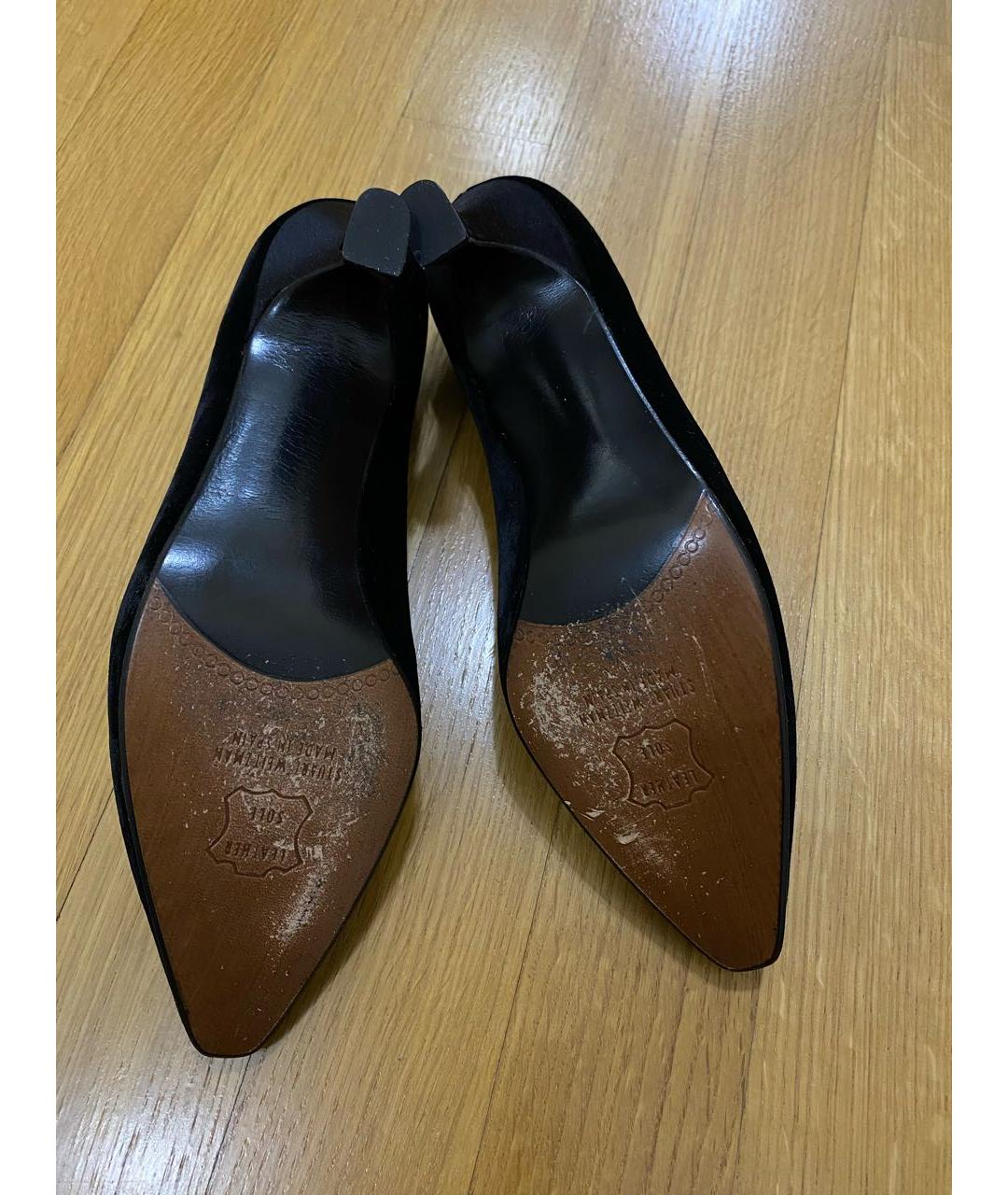 STUART WEITZMAN Черные бархатные туфли, фото 5