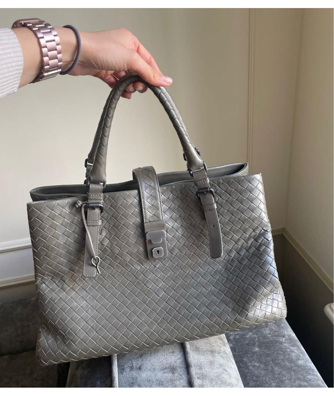 BOTTEGA VENETA Серая кожаная сумка тоут, фото 2